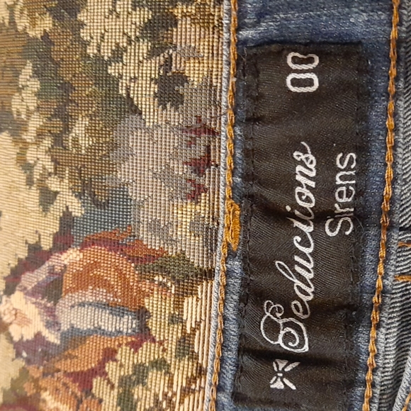 Jean shorts, (low waist) Good used condition - Picture 4 of 4